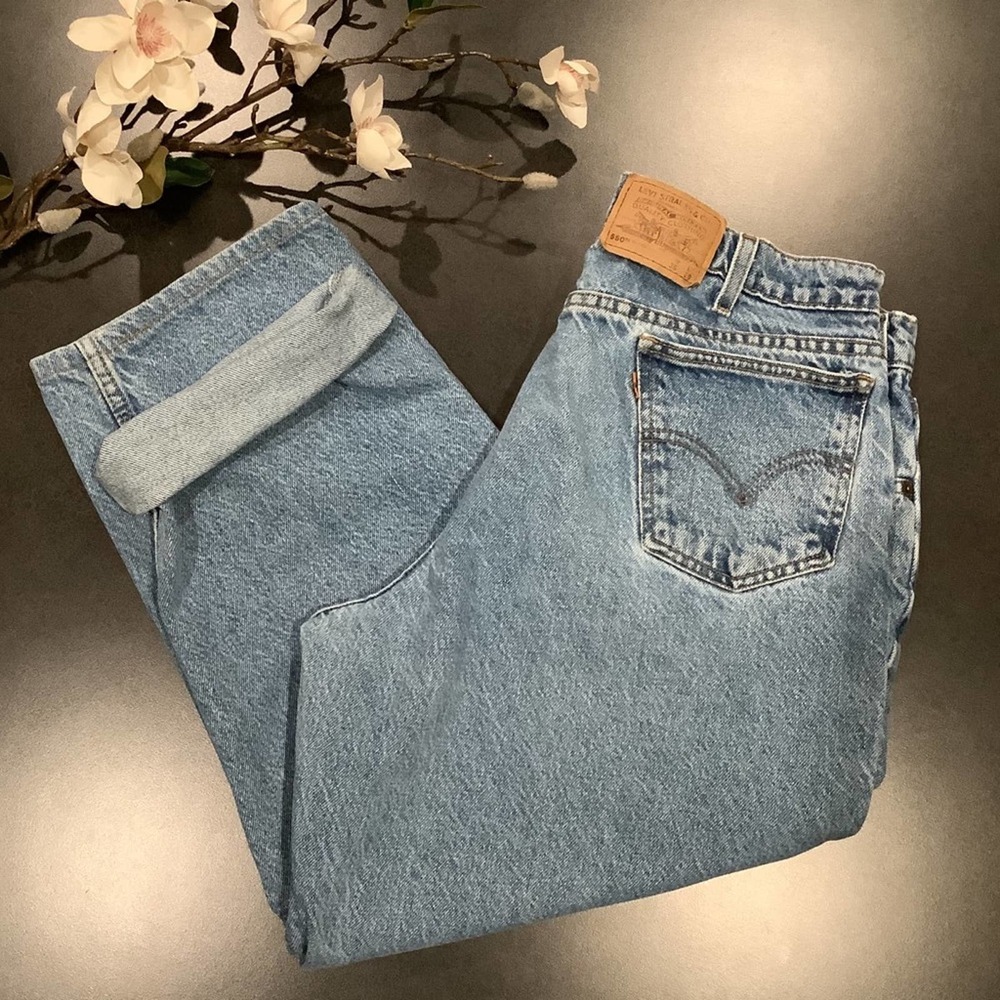 Vintage Levi’s 550 Orange Tab Jeans Medium Light Wash Relaxed Fit 90s High Water